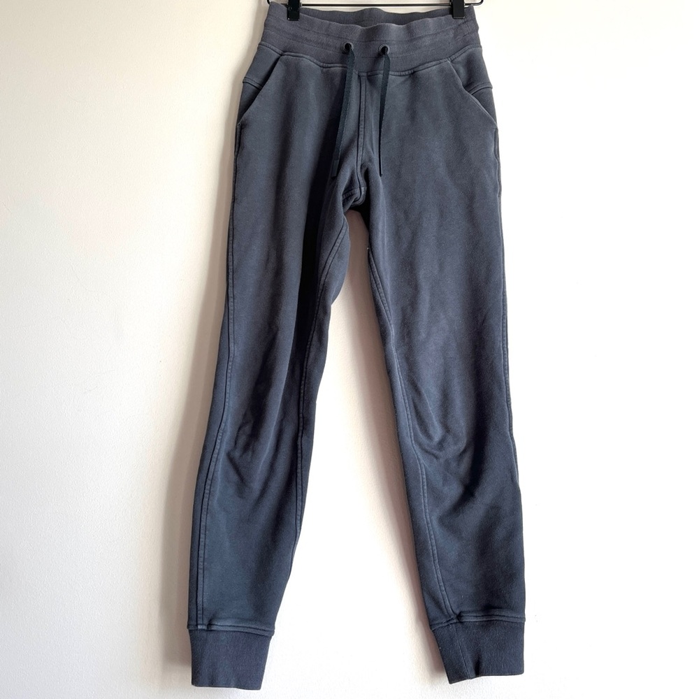 Lululemon jogger sweatpants dark gray warm down womens 2 cotton hi rise pockets